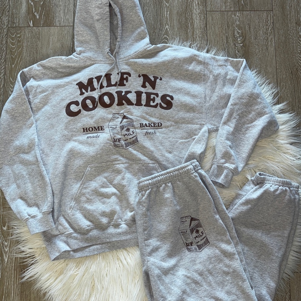 Gray Hoodie and Sweatpants Set with Brown Print